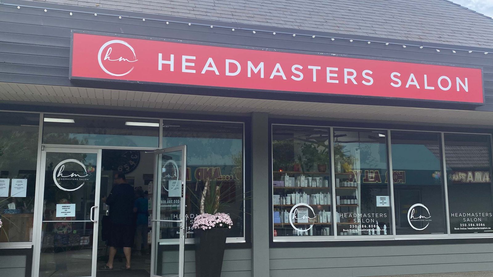 Headmasters Salon storefront