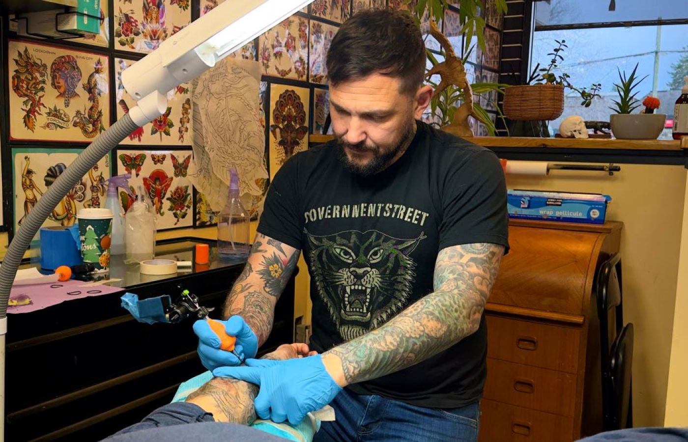 Parksville Tattoo image of tattoo artist